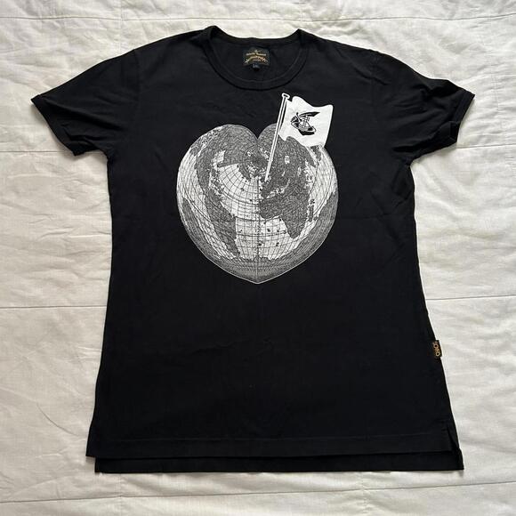 Vivienne Westwood Tops - Vivienne Westwood Anglomania Black heart globe print t-shirt Size Large